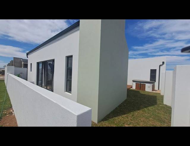 2 BEDROOM HOUSE FOR SALE IN STILBAAI-WES